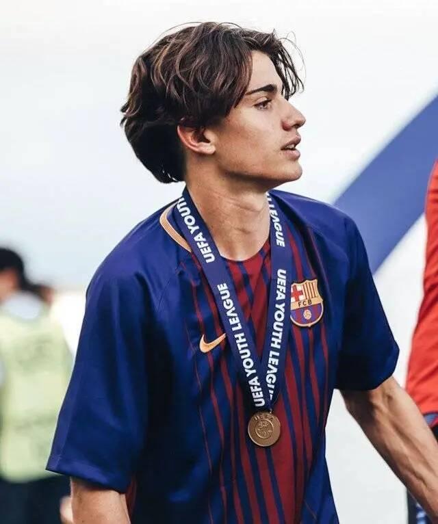 爱游戏官网入口 -荷甲前进之鹰vs阿贾克斯比分预测